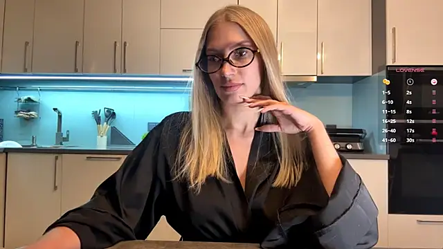 SoftnessMila élő XXX-chatje