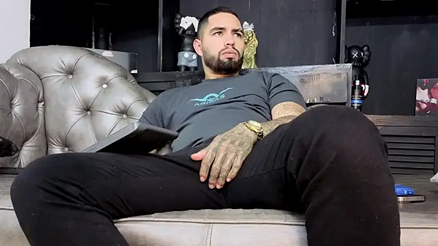 XXX chat uživo modela matteosantos