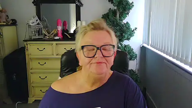 Онлайн чат XXX BridgetBlueEyes