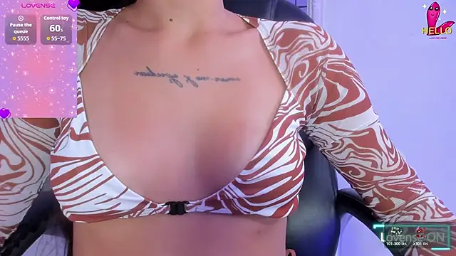 CarolineFyre 即時 XXX 聊天