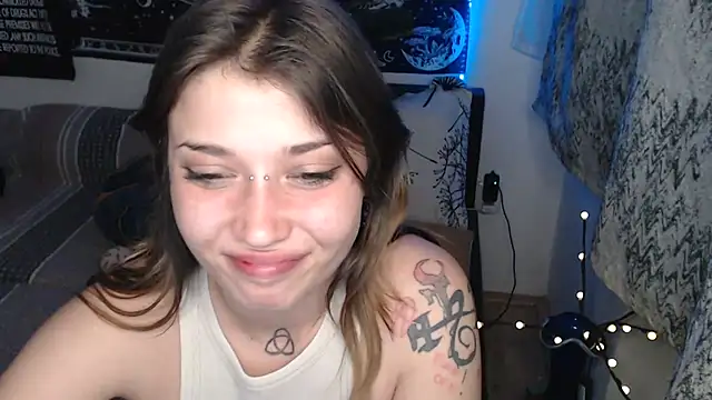 Онлайн чат XXX AlienforTwenty