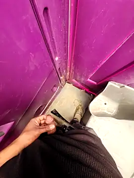 Show modela 115gunz na web-kameri