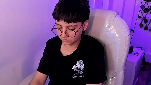 Nathaly_ds Adlı Modelin Canlı XXX Sohbeti