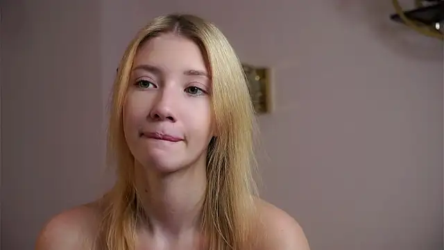 SunnivaCovil Live XXX Chat