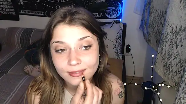 AlienforTwenty Live XXX-chat