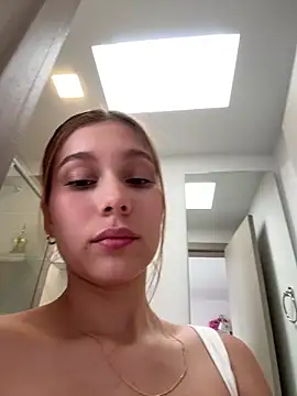 Nikii__ Chat XXX in diretta