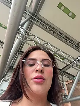 SofiaGomez444のライブXXXチャット