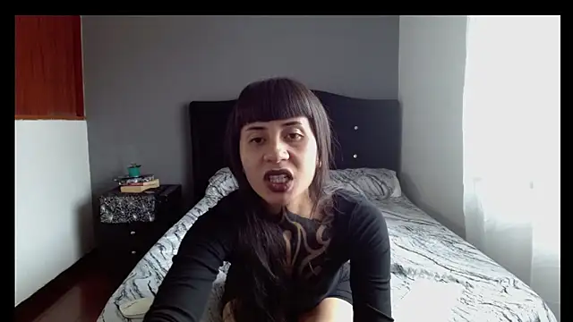 Czat XXX na żywo – Emilia_1995