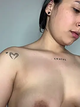 Val12777 Live XXX-chat