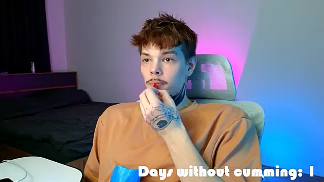 DENIS_HERE's Live XXX Chat