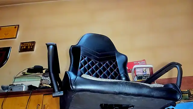 kinkyman47 Show in webcam