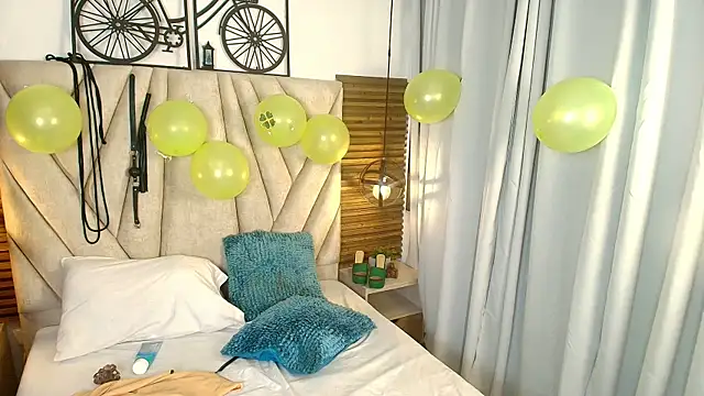 KimberlyFox_t Adlı Modelin Canlı XXX Sohbeti