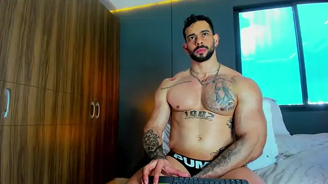 massimo_visconti's Webcam Show