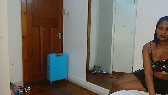 Moreish-06 Live XXX-Chat