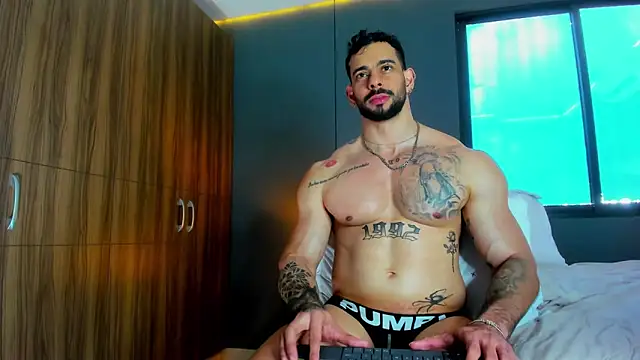 massimo_visconti Adlı Modelin Canlı XXX Sohbeti