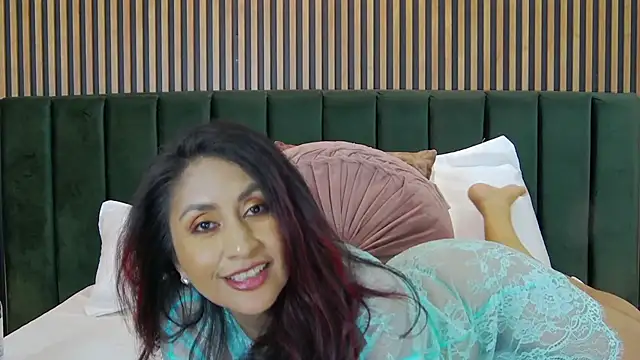 MonicaMoret élő XXX-chatje