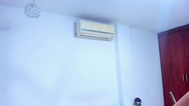 Angelina_fiory 现场XXX聊天