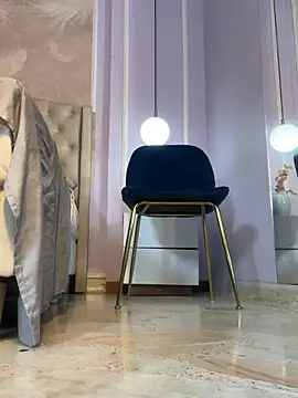 LiaTrainor's Live XXX Chat