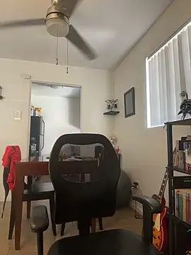 PEGATIVET Show in webcam