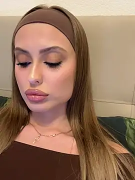 Sweet__Milly Obrolan Langsung XXX