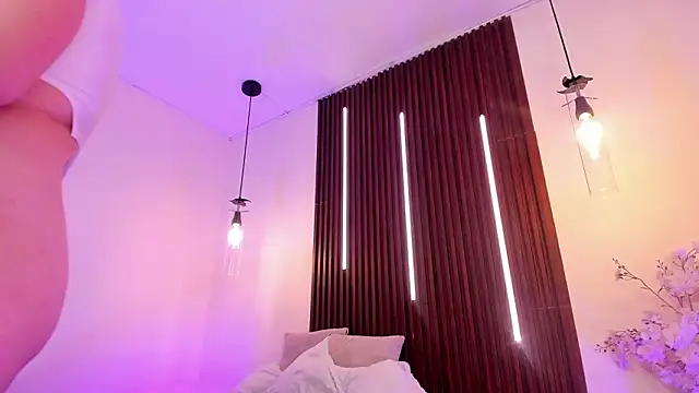 ArianaBakerのライブXXXチャット