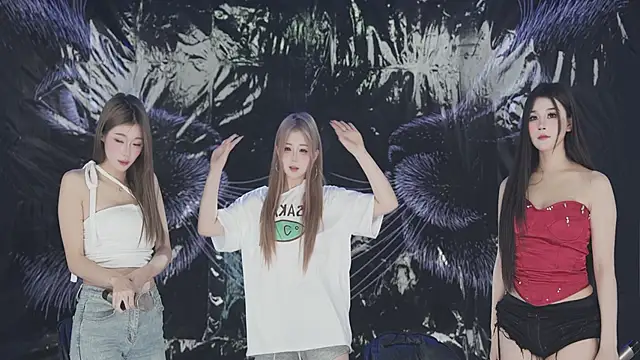 sweetgirls666's Live Chat Room