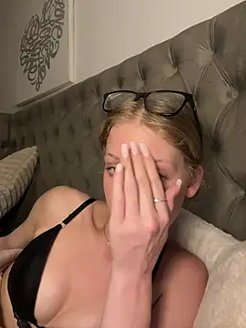 RosieLovexoxx – webcam-show