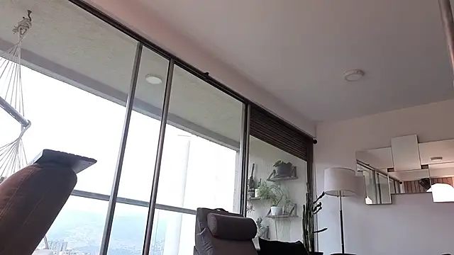 mandi4pole_ Adlı Modelin Canlı XXX Sohbeti