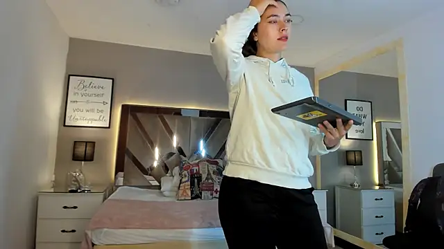 XXX chat uživo modela cellestehot