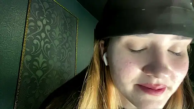 XXX chat uživo modela CarmelaLiebherr