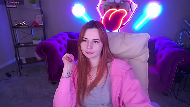 Chatroom XXX en direct de JuicyJoyce