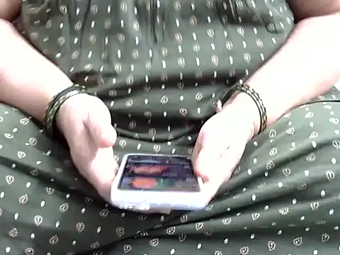 Pokazy przed kamerką – Kavya_XX