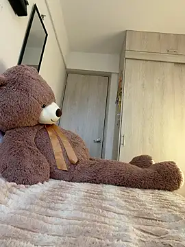 عرض كام ZaraLuuv