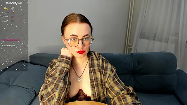 MewStella: онлайн-секс-чат