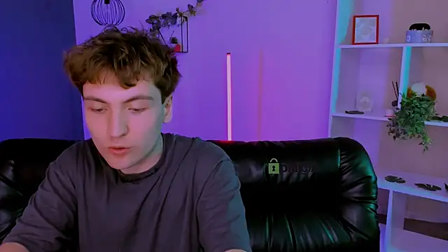 travis_wolf_'s Live XXX Chat