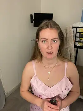 Vikml166: διαδικτυακό σόου στην κάμερα