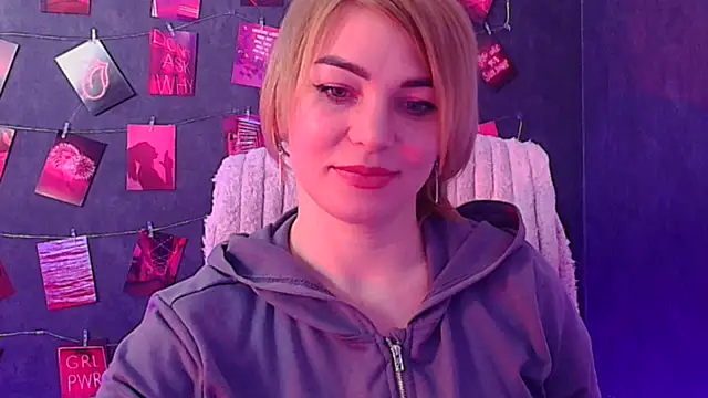 CuttieEmma's Live XXX Chat