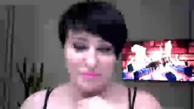 Kleotempt's Live XXX Chat