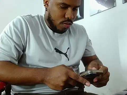 Онлайн чат XXX Alessandro_Hamed