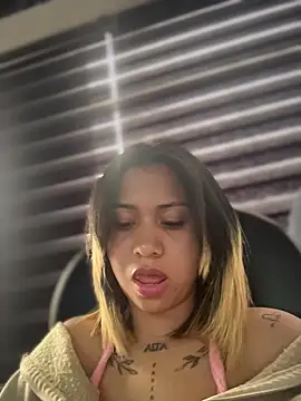 Chatroom XXX en direct de Laila_LS