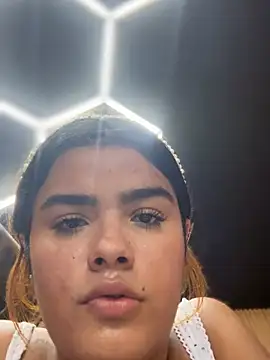 Kaily_Sweet16 即時 XXX 聊天