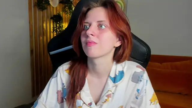 Chatroom XXX en direct de FreyaVey