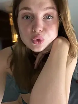 Emaline_Fane's Live XXX Chat