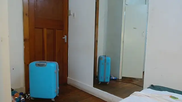 Moreish-06のライブXXXチャット