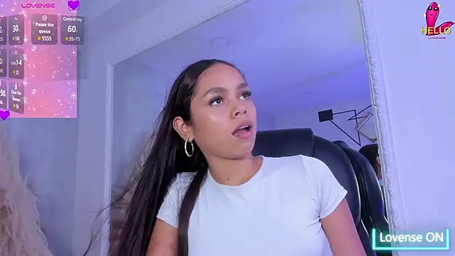 Chat +18 de CarolineFyre ao vivo