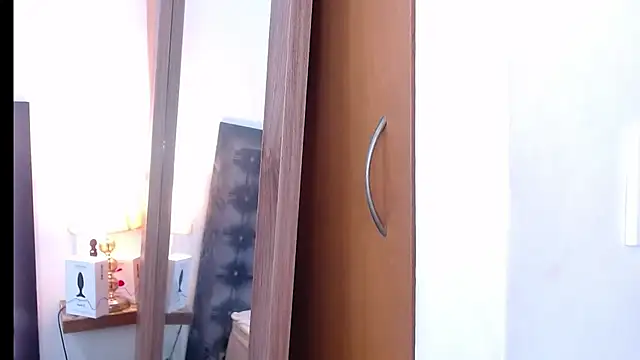 sandra_20 Show in webcam