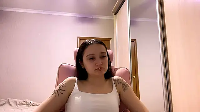 Онлайн чат XXX TrulaPhay