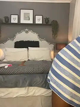 The_OnlyMustangfeels' Live XXX Chat