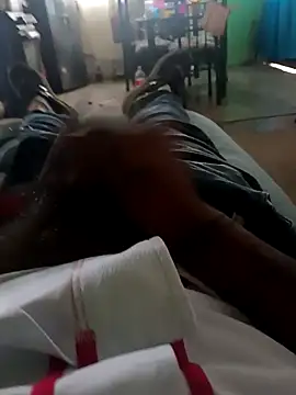 Galex083: διαδικτυακό σόου στην κάμερα