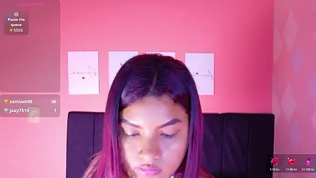 Živý XXX chat curvybrunnett